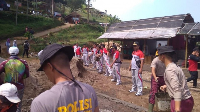 HUT Bhayangkara, Siswa Sespim Polri Revitaslisasi Hutan Wisata